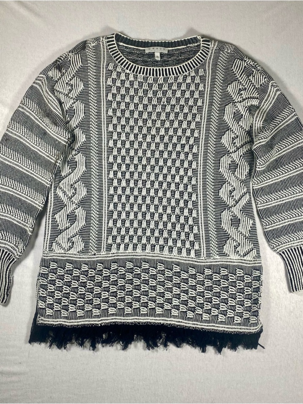 Chaus New York Women’s XL Black White Geometric Chunky Knit Fringe Sweater